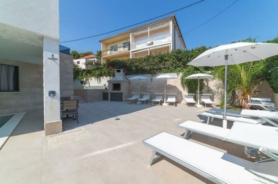 Phenomenal new villa on Ciovo, 50 meters from the beach only, picture 11