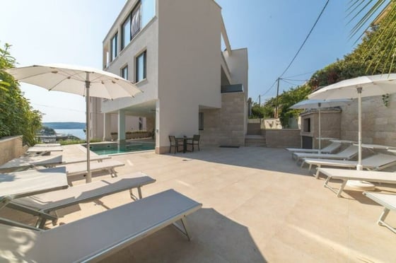 Phenomenal new villa on Ciovo, 50 meters from the beach only, picture 7