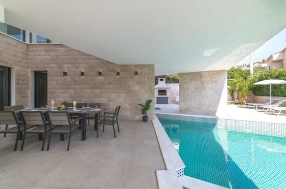 Phenomenal new villa on Ciovo, 50 meters from the beach only, picture 3