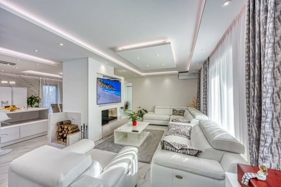 Impressive light and bright villa in popular Rovinj, for sal, picture 12