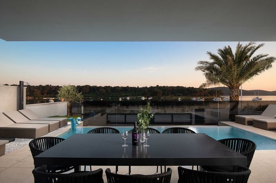 Ultramodern villa in Medulin on the 1st line to the sea, for, picture 10