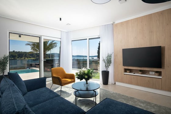 Ultramodern villa in Medulin on the 1st line to the sea, for, picture 21
