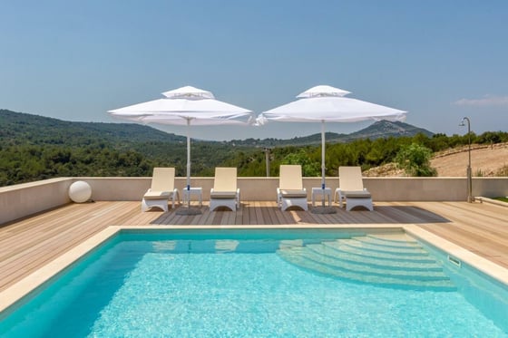 Fantastic 5***** estate with tennis terrain on Hvar, for sal, picture 1