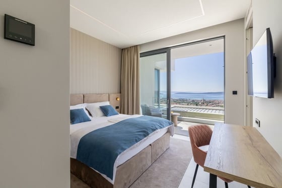 Exceptional modern villa with panoramic sea views near Split, picture 15