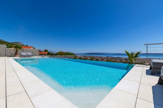 Exceptional modern villa with panoramic sea views near Split, picture 2