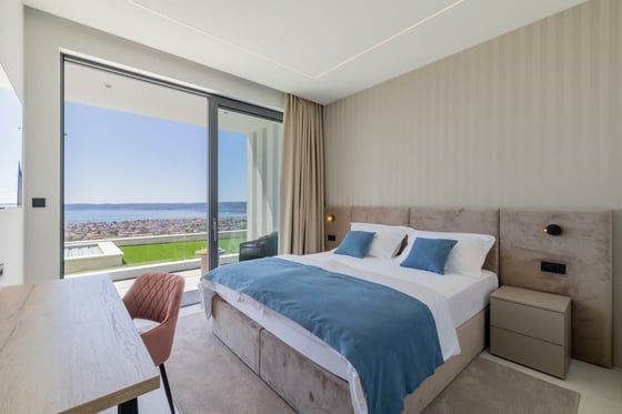 Exceptional modern villa with panoramic sea views near Split, picture 18