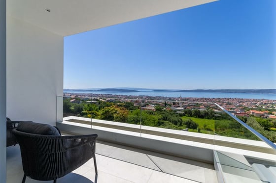 Exceptional modern villa with panoramic sea views near Split, picture 8