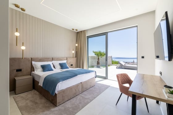 Exceptional modern villa with panoramic sea views near Split, picture 20