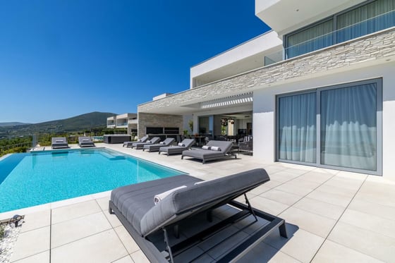 Exceptional modern villa with panoramic sea views near Split, picture 3