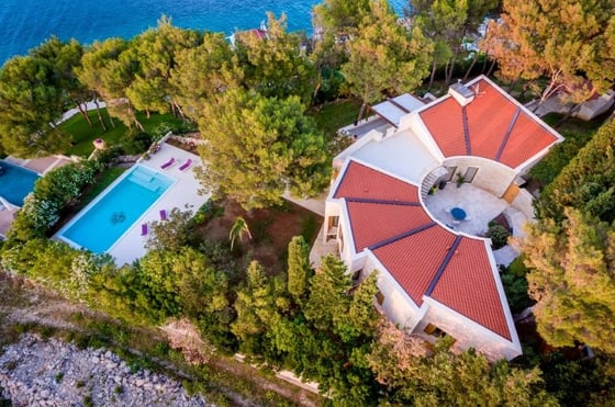 Luxury 1st line villa of original architecture on Brac islan, picture 7