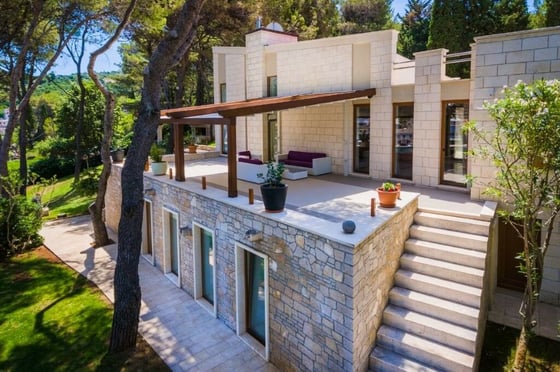 Luxury 1st line villa of original architecture on Brac islan, picture 5