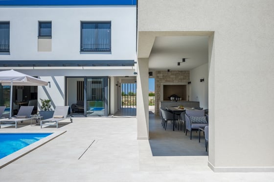 Two luxury villas with swimming pools in a peaceful setting, picture 24