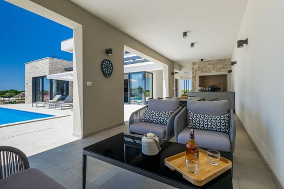 Two luxury villas with swimming pools in a peaceful setting, picture 23