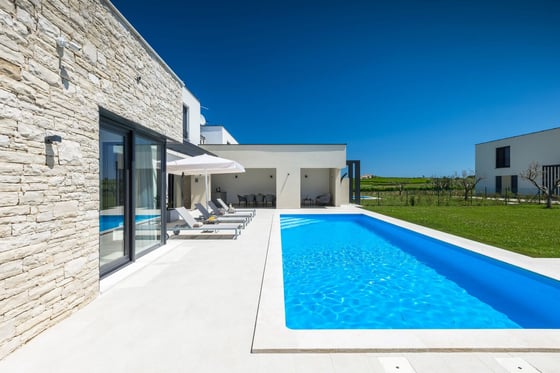 Two luxury villas with swimming pools in a peaceful setting, picture 8