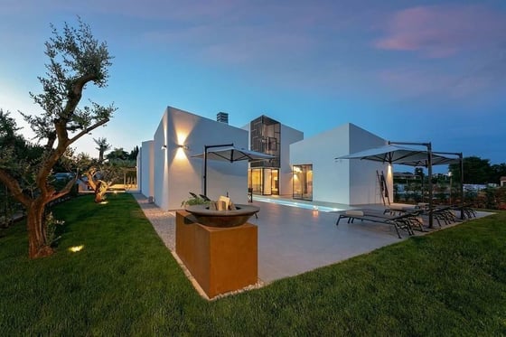 Ultramodern villa with pool in Porec area, for sale, picture 2