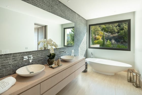 This luxurious resort/style villa is nestled with 24security, picture 17