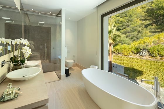 This luxurious resort/style villa is nestled with 24security, picture 15