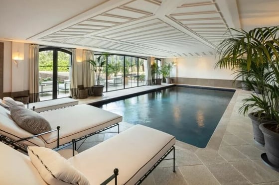 Exceptionally Designed Mansion Captivates With Its Elegance, picture 18