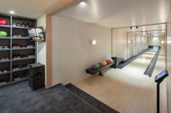 Exceptionally Designed Mansion Captivates With Its Elegance, picture 13
