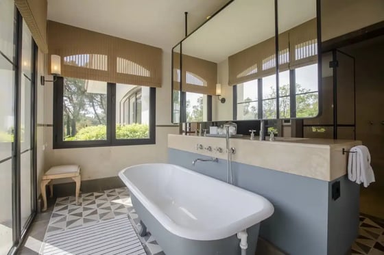 Exceptionally Designed Mansion Captivates With Its Elegance, picture 11