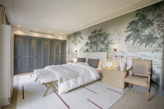 Exceptionally Designed Mansion Captivates With Its Elegance, picture 10