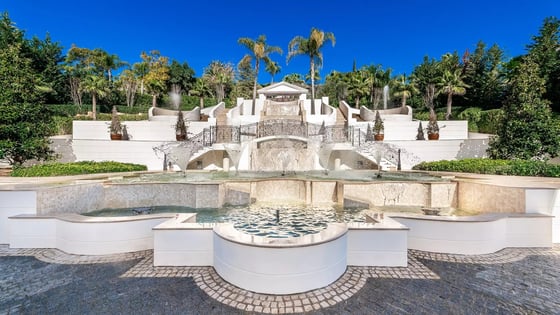 An Architectural Masterpiece in Marbella with 24h security, picture 3