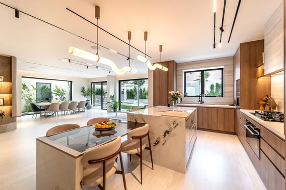 Fully Renovated | Corner Plot | Luxury Living, picture 7