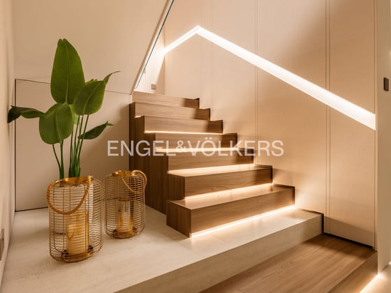 Fully Renovated | Corner Plot | Luxury Living, picture 14