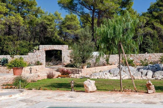 Authentic Dalmatian hacienda on the island of Hvar just 800, picture 6