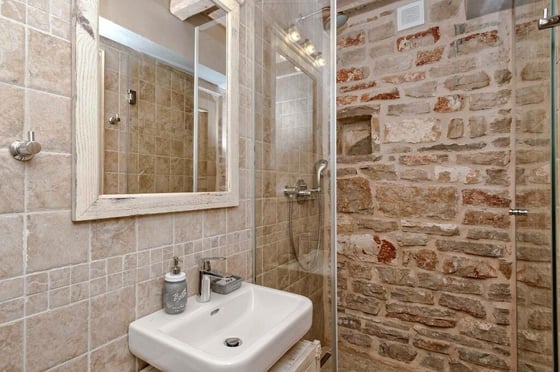 Authentic Dalmatian hacienda on the island of Hvar just 800, picture 22