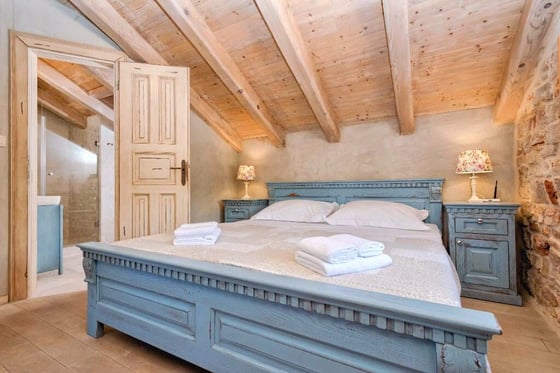 Authentic Dalmatian hacienda on the island of Hvar just 800, picture 16