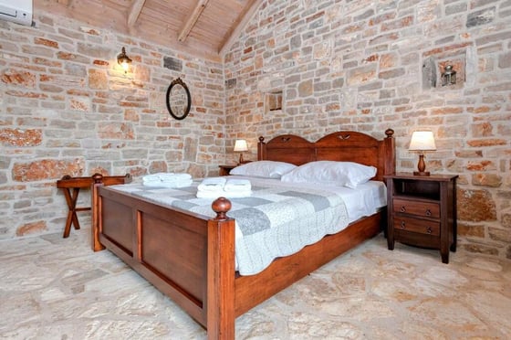 Authentic Dalmatian hacienda on the island of Hvar just 800, picture 23