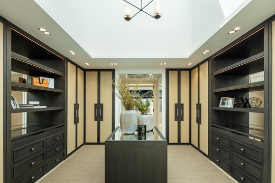 An awe-inspiring frontline golf villa brand new in Marbella, picture 11
