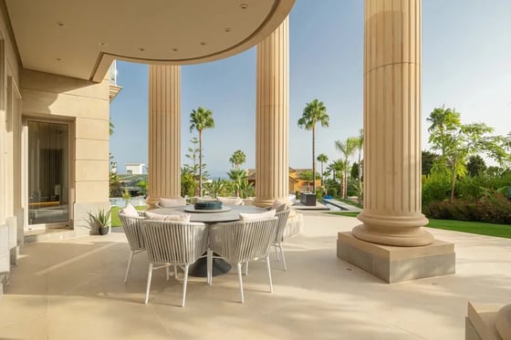 An architecturally unique, south-facing property in Marbella, picture 3