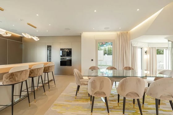 An architecturally unique, south-facing property in Marbella, picture 9