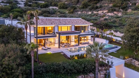 An Extraordinary Bespoke Villa with Sea Views in Marbella, picture 1