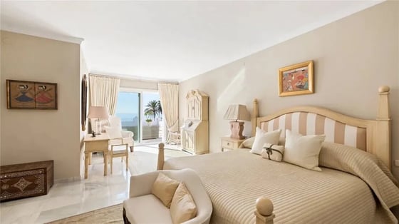 Iconic Frontline Beach Estate with Private Beach Access, picture 12