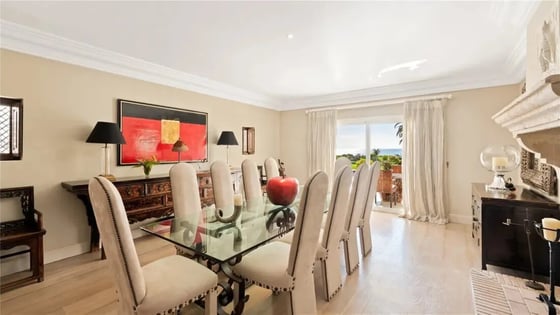 Iconic Frontline Beach Estate with Private Beach Access, picture 10