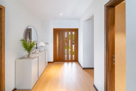 Stunning Brand New | With Pool | Vacant and Ready, picture 2