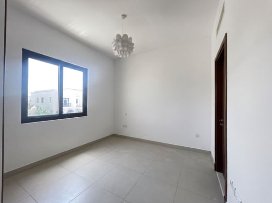 Open Living | Well Connected | Spacious., picture 5