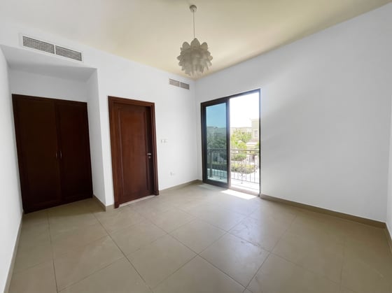 Open Living | Well Connected | Spacious., picture 4
