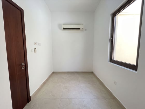 Open Living | Well Connected | Spacious., picture 9