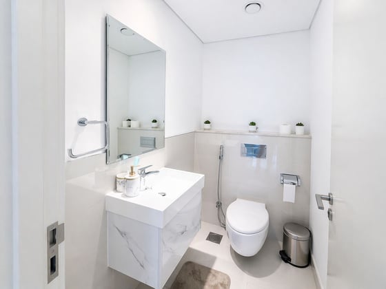 Spacious | Prime Downtown Location | Vacant, picture 12