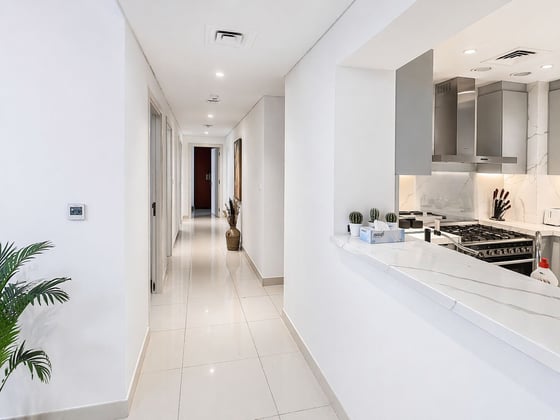 Spacious | Prime Downtown Location | Vacant, picture 9