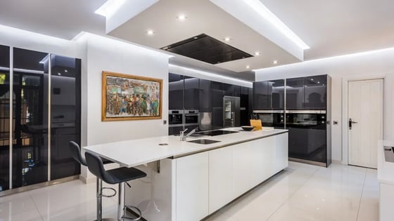 Unique Frontline Beach Mansion Residence in Marbella East., picture 7