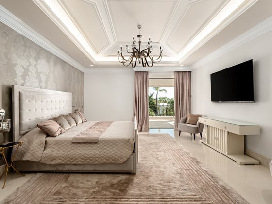 An exceptional palatial estate currently on the market, picture 9