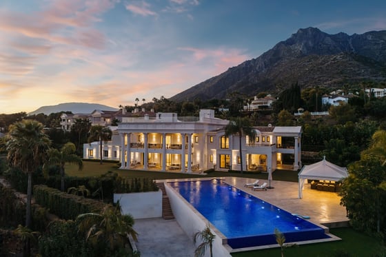 An exceptional palatial estate currently on the market, picture 17