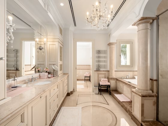 An exceptional palatial estate currently on the market, picture 8