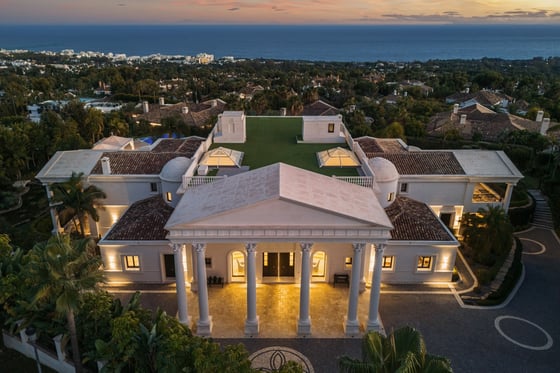 An exceptional palatial estate currently on the market, picture 16