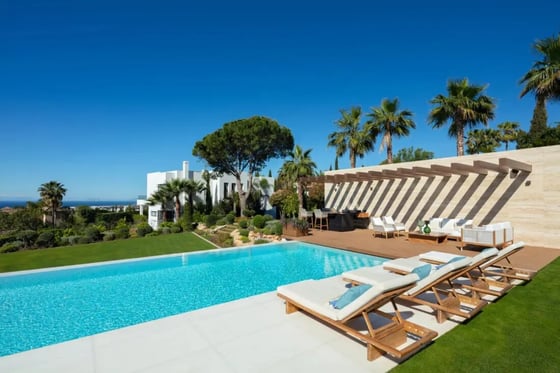 Spectacular Modern Villa with Prime Location in Marbella, picture 2